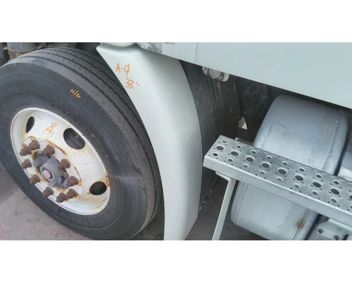 FREIGHTLINER CASCADIA 113 FENDER EXTENSION