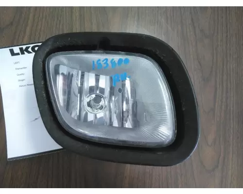 FREIGHTLINER CASCADIA 113 FOG LIGHT