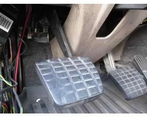 FREIGHTLINER CASCADIA 113 FOOT PEDAL