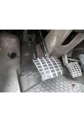 FREIGHTLINER CASCADIA 113 FOOT PEDAL