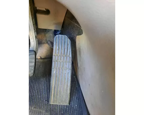 FREIGHTLINER CASCADIA 113 FOOT PEDAL