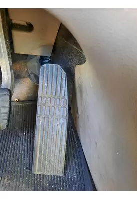 FREIGHTLINER CASCADIA 113 FOOT PEDAL