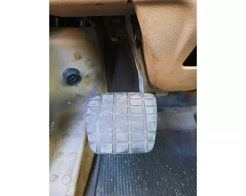 FREIGHTLINER CASCADIA 113 FOOT PEDAL
