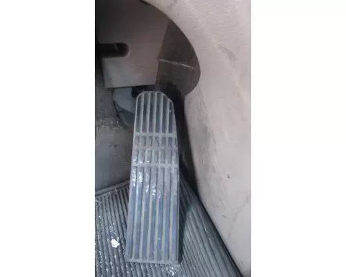FREIGHTLINER CASCADIA 113 FOOT PEDAL