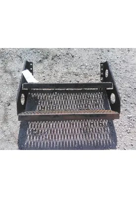 FREIGHTLINER CASCADIA 113 FRAME STEP