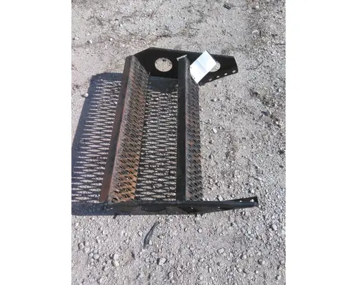 FREIGHTLINER CASCADIA 113 FRAME STEP