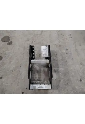 FREIGHTLINER CASCADIA 113 FRAME STEP