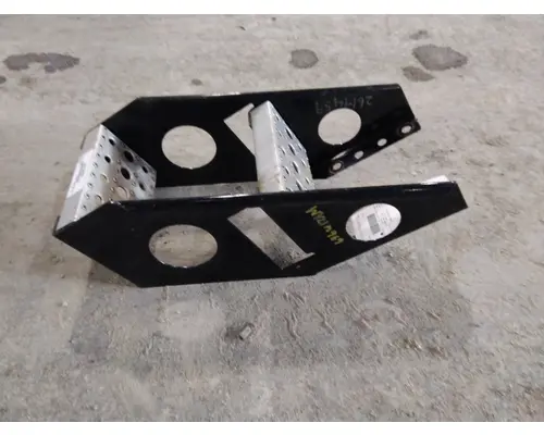FREIGHTLINER CASCADIA 113 FRAME STEP