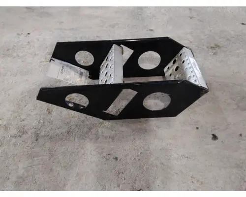 FREIGHTLINER CASCADIA 113 FRAME STEP