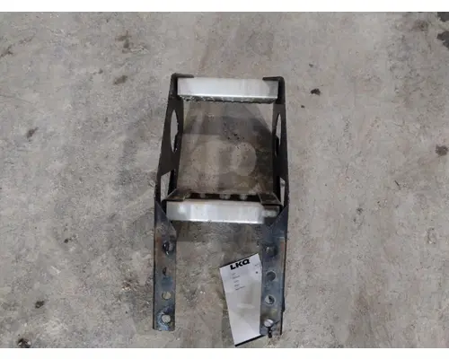 FREIGHTLINER CASCADIA 113 FRAME STEP
