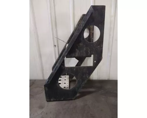 FREIGHTLINER CASCADIA 113 FRAME STEP