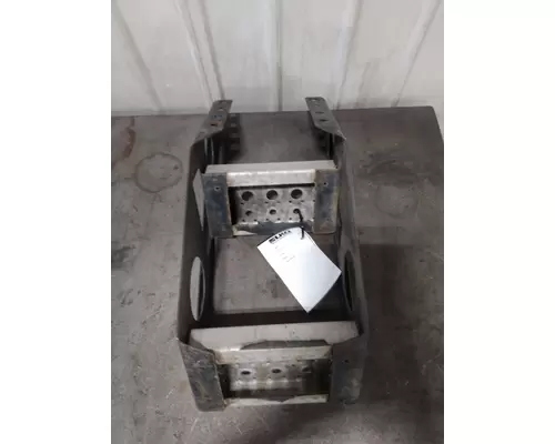FREIGHTLINER CASCADIA 113 FRAME STEP