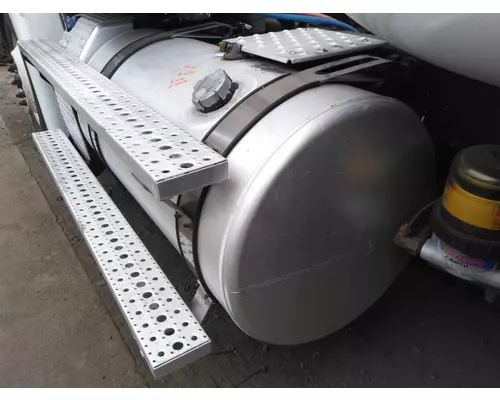 FREIGHTLINER CASCADIA 113 FUEL TANK