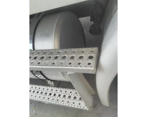 FREIGHTLINER CASCADIA 113 FUEL TANK