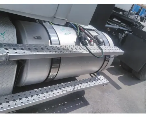 FREIGHTLINER CASCADIA 113 FUEL TANK