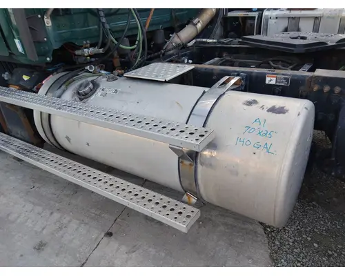 FREIGHTLINER CASCADIA 113 FUEL TANK