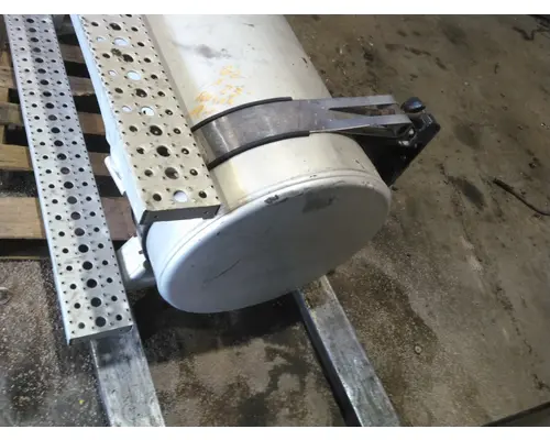 FREIGHTLINER CASCADIA 113 FUEL TANK
