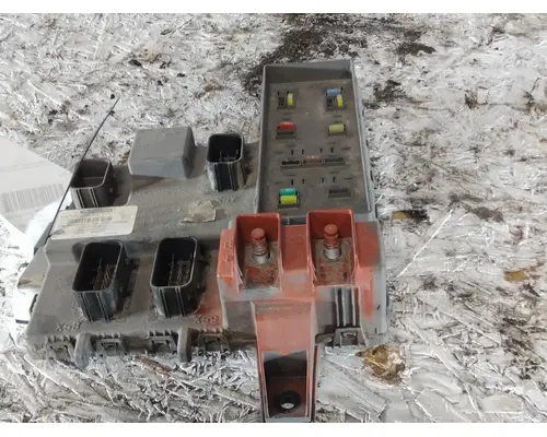 FREIGHTLINER CASCADIA 113 FUSE BOX