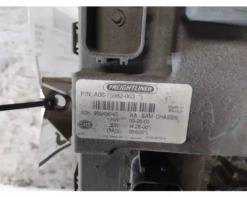 FREIGHTLINER CASCADIA 113 FUSE BOX