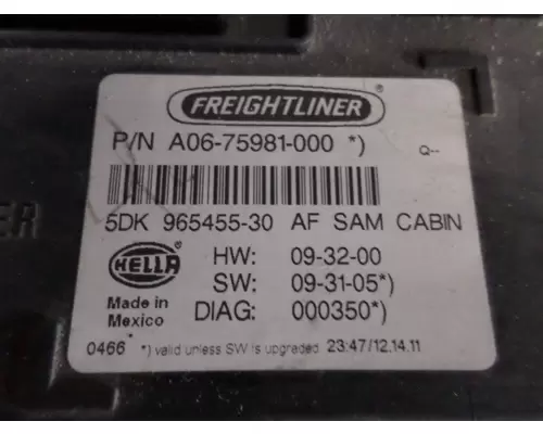 FREIGHTLINER CASCADIA 113 FUSE BOX