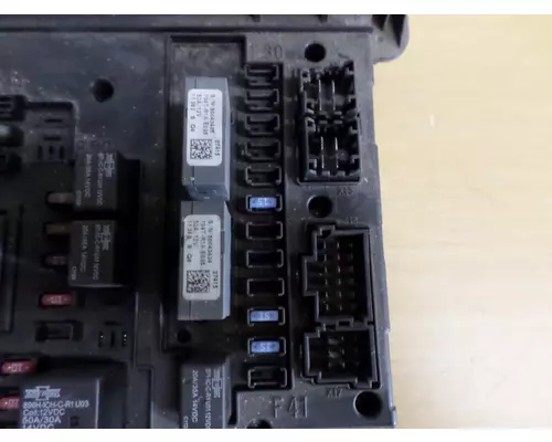 FREIGHTLINER CASCADIA 113 FUSE BOX
