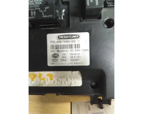 FREIGHTLINER CASCADIA 113 FUSE BOX