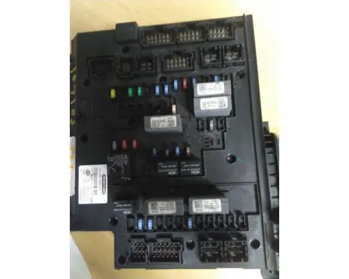 FREIGHTLINER CASCADIA 113 FUSE BOX
