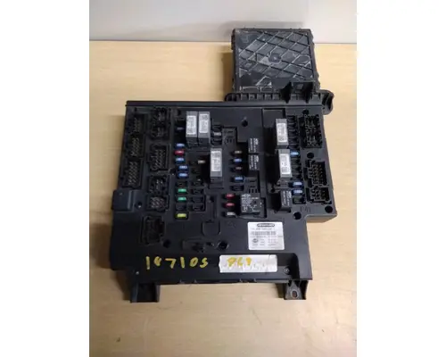 FREIGHTLINER CASCADIA 113 FUSE BOX