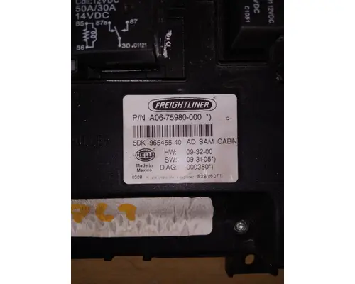 FREIGHTLINER CASCADIA 113 FUSE BOX