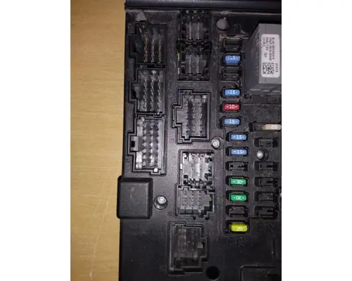 FREIGHTLINER CASCADIA 113 FUSE BOX