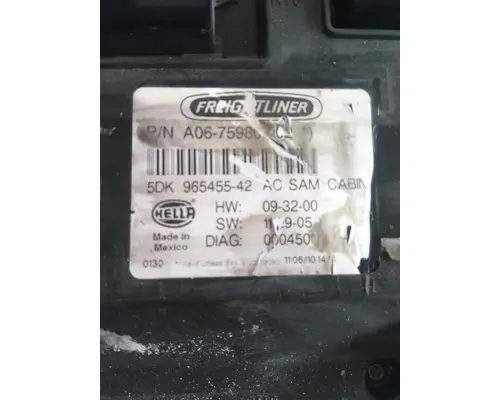 FREIGHTLINER CASCADIA 113 FUSE BOX