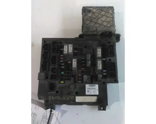FREIGHTLINER CASCADIA 113 FUSE BOX