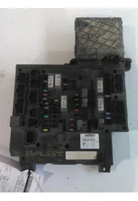 FREIGHTLINER CASCADIA 113 FUSE BOX