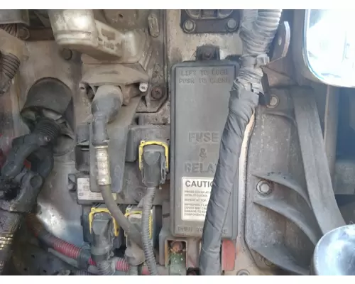FREIGHTLINER CASCADIA 113 FUSE BOX