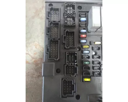 FREIGHTLINER CASCADIA 113 FUSE BOX