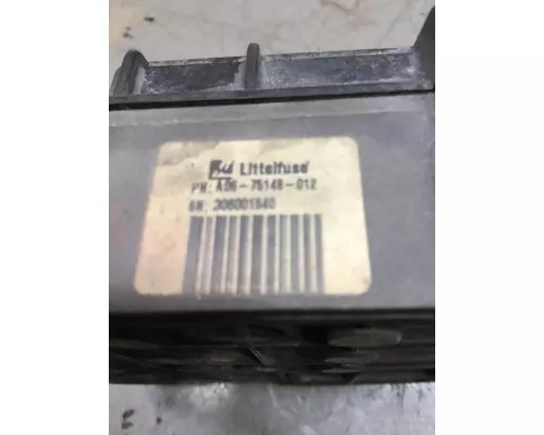 FREIGHTLINER CASCADIA 113 FUSE BOX