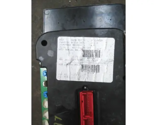 FREIGHTLINER CASCADIA 113 GAUGE CLUSTER