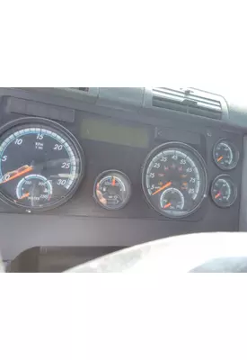 FREIGHTLINER CASCADIA 113 GAUGE CLUSTER