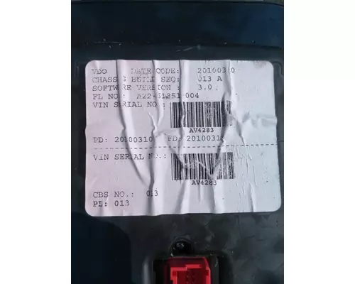 FREIGHTLINER CASCADIA 113 GAUGE CLUSTER