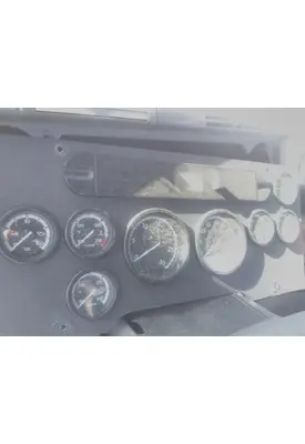 FREIGHTLINER CASCADIA 113 GAUGE CLUSTER