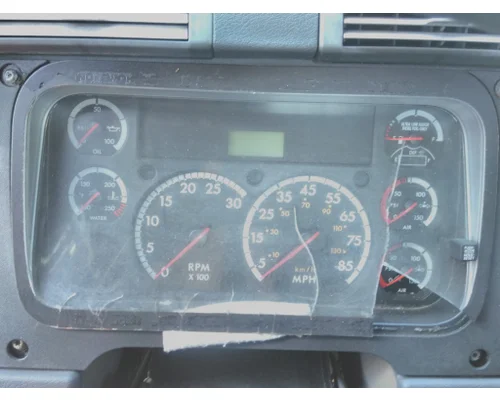 FREIGHTLINER CASCADIA 113 GAUGE CLUSTER