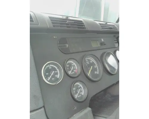 FREIGHTLINER CASCADIA 113 GAUGE CLUSTER