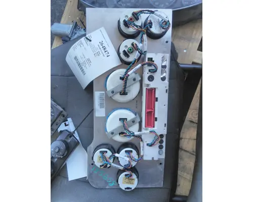 FREIGHTLINER CASCADIA 113 GAUGE CLUSTER