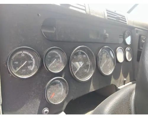 FREIGHTLINER CASCADIA 113 GAUGE CLUSTER
