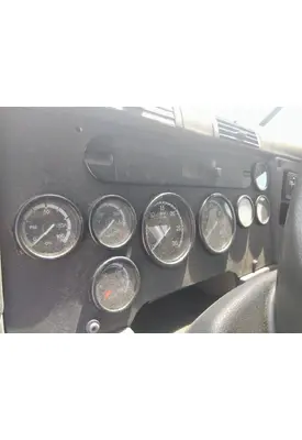FREIGHTLINER CASCADIA 113 GAUGE CLUSTER