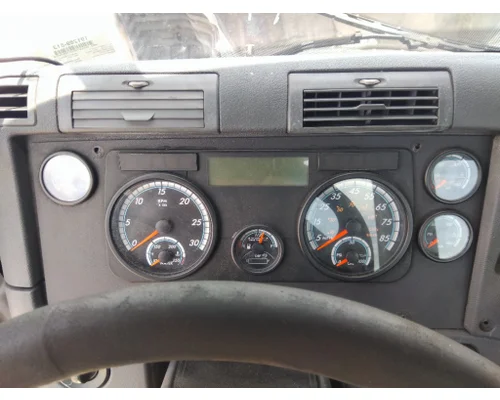 FREIGHTLINER CASCADIA 113 GAUGE CLUSTER