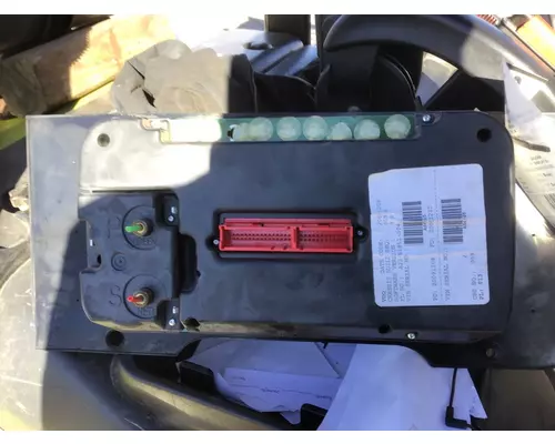 FREIGHTLINER CASCADIA 113 GAUGE CLUSTER