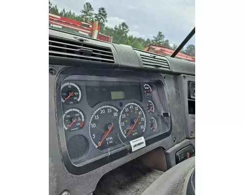 FREIGHTLINER CASCADIA 113 GAUGE CLUSTER