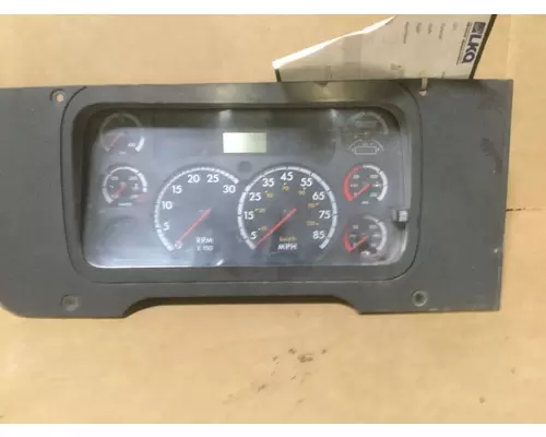 FREIGHTLINER CASCADIA 113 GAUGE CLUSTER