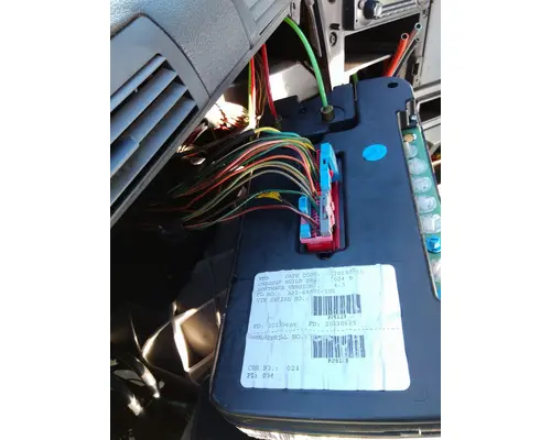 FREIGHTLINER CASCADIA 113 GAUGE CLUSTER